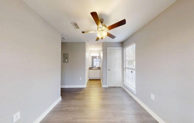 2 beds, 1 bath, 745 sqft, $1,100