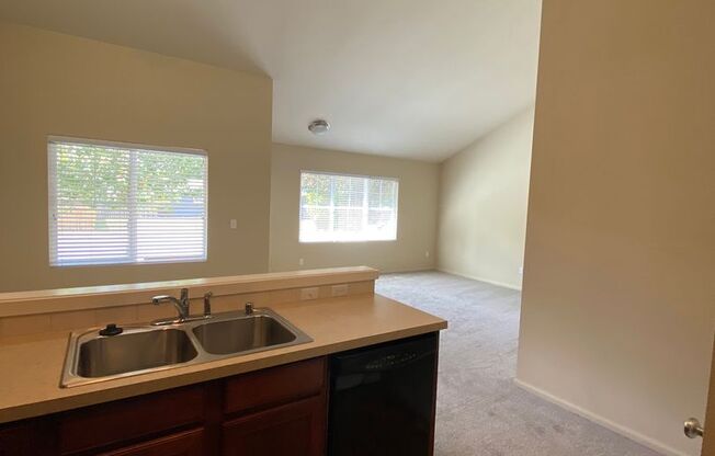 2 beds, 1 bath, $1,900