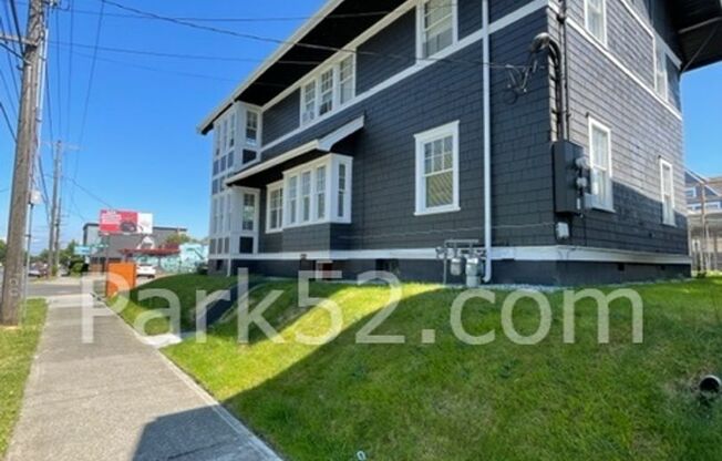 $500 Off First Full Month! 2 Bedroom 1 Bathroom Duplex