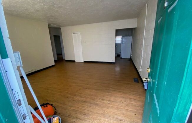 Spacious 2BR Apartment on Westside