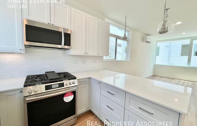 3640 B 13 AVE W