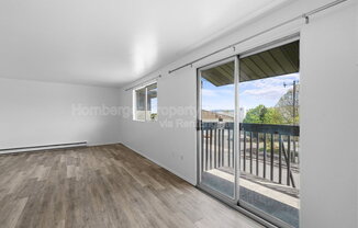 2807 E BOONE
