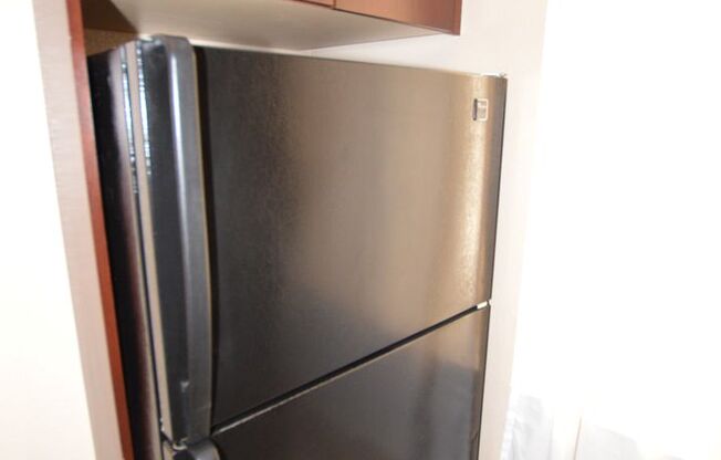 Meridian STUDIO Condo Fully Furnished w/Main Pool View-Lush Green trees in Resort Style Community.