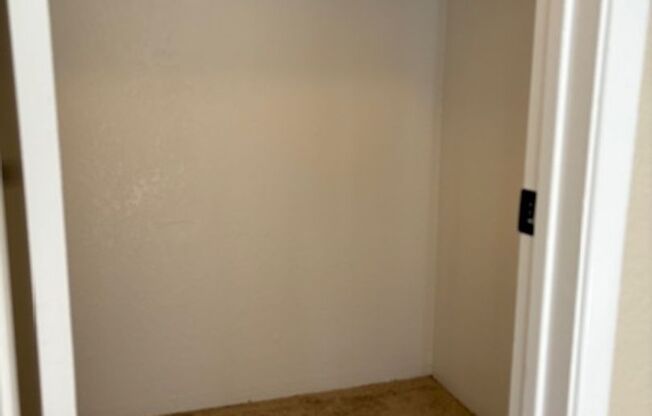 2 beds, 1 bath, 830 sqft, $1,349, Unit 140