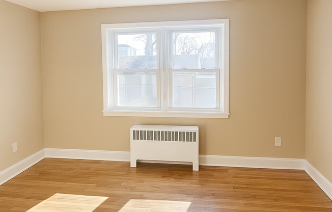 1 bed, 1 bath, 715 sqft, $1,875, Unit C-14