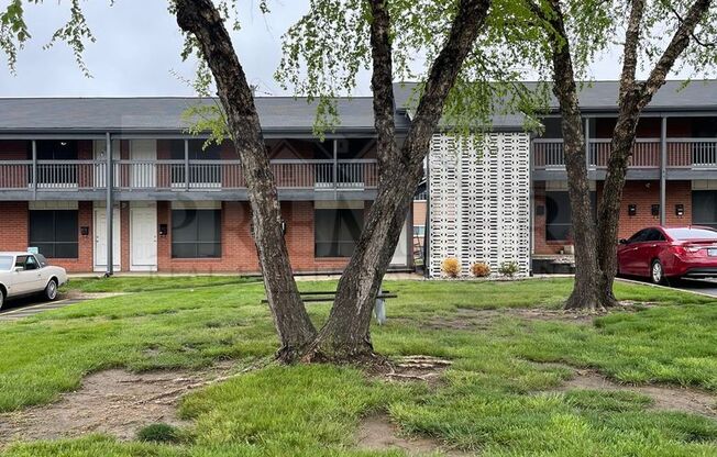 6009 Barton Dr Shawnee, KS 66203  1 bed / 1 bath Rent $875 - 60 West Apartments