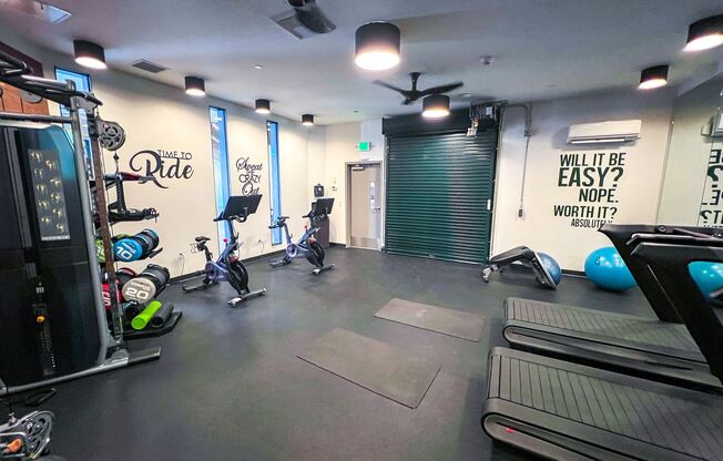 Studio, 1 bath, 460 sqft, $1,695, Unit 328