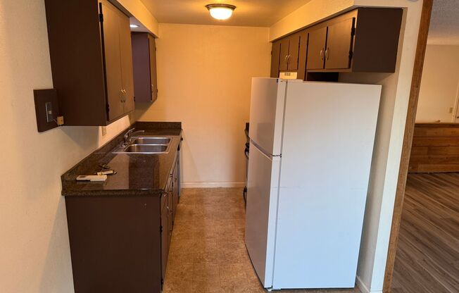 2 beds, 1.5 baths, $1,695, Unit 1315 E 38th Ave