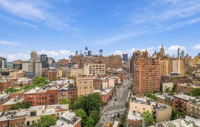 302 W 12 ST