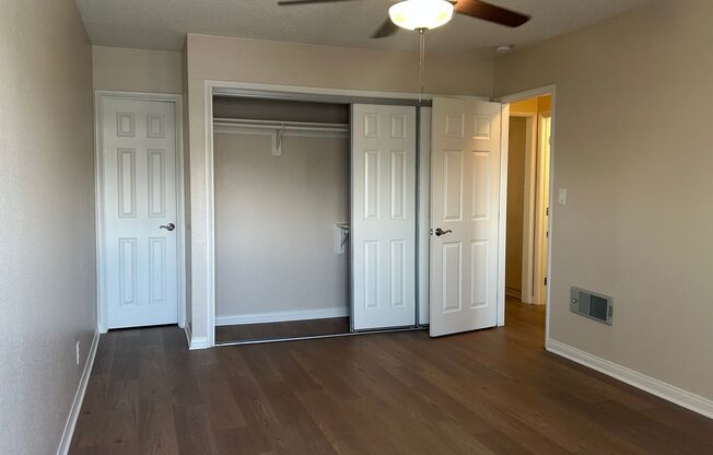2 beds, 1 bath, 880 sqft, $2,965, Unit M-19