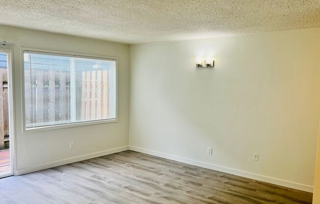 1 bed, 1 bath, 700 sqft, $1,195