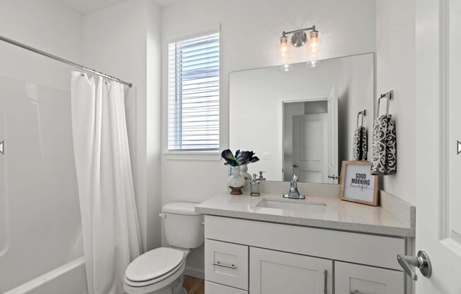 2 beds, 2 baths, 1,212 sqft, $2,000, Unit L2