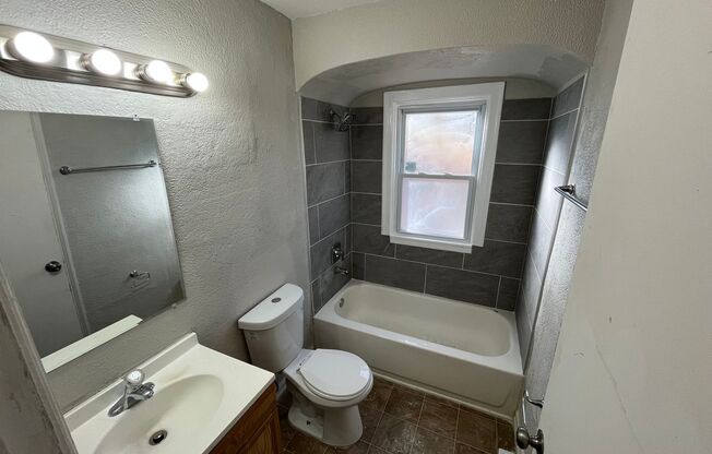 2 Bedroom 1 Bath with Attached Garage MOVE IN READY!