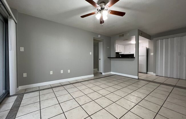 Altamonte Springs 1/1 Condo ~ Lakefront Community ~ Great Amenities!!