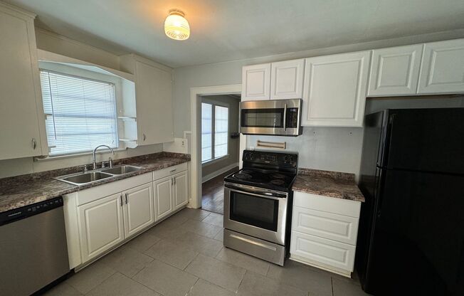 2 beds, 1 bath, $1,125