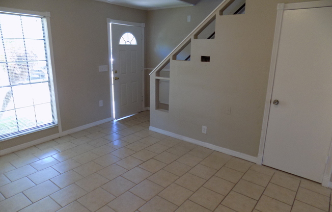 1424 Ridge Lake Ct Lakeland, FL 33801 MOVE IN SPECIAL!! $250 off 1st Months Rent!!!