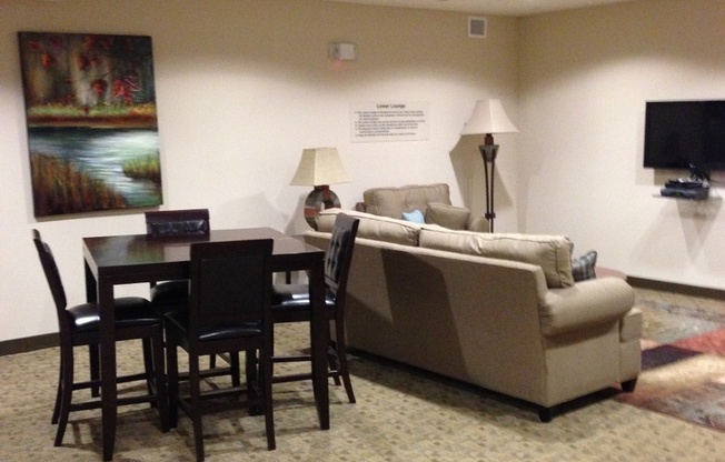 1 bed, 1 bath, 800 sqft, $2,150, Unit #402