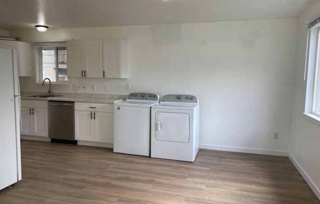 3 beds, 1.5 baths, 1,000 sqft, $2,900, Unit Unit #4