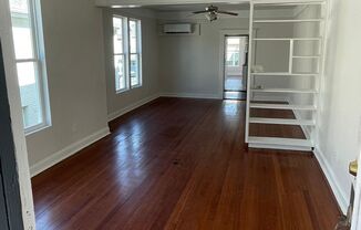 Newly Updated 1BD/1BA in Lakeview