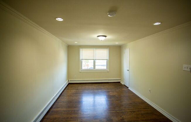 NEWLY RENOVATED 1 BEDROOM APARTMENT - 6430 1/2 TULIP ST