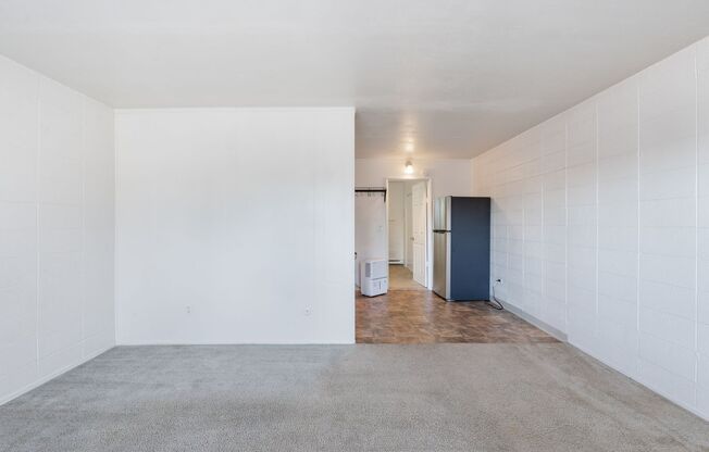 2nd Level 1BR Apartment with Parking