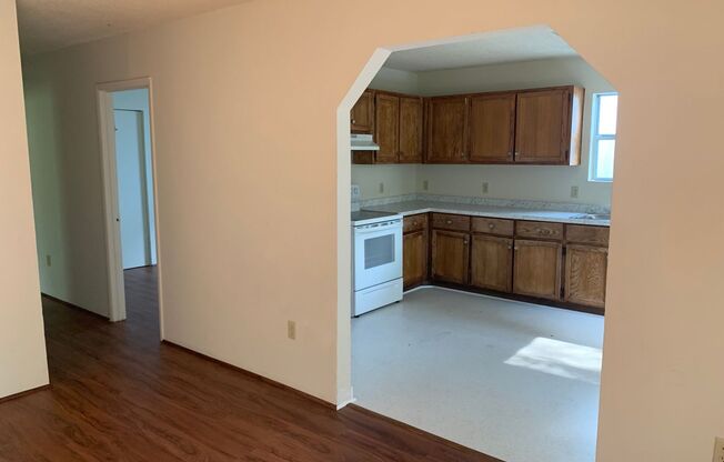 3 beds, 2 baths, $1,600