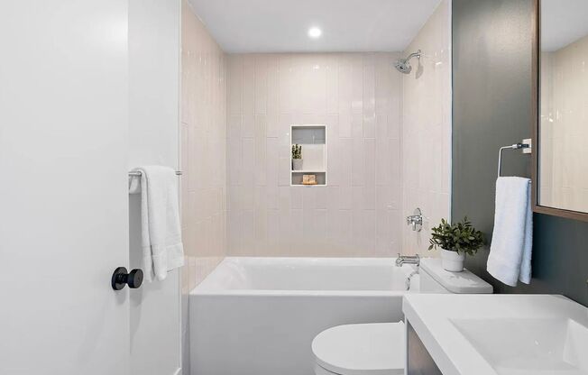 1 bed, 1 bath, 698 sqft, $1,399, Unit Unit 202