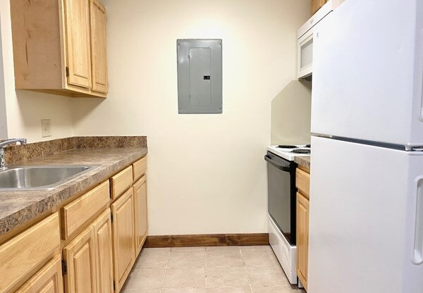3 beds, 1 bath, 1,200 sqft, $4,500, Unit 38