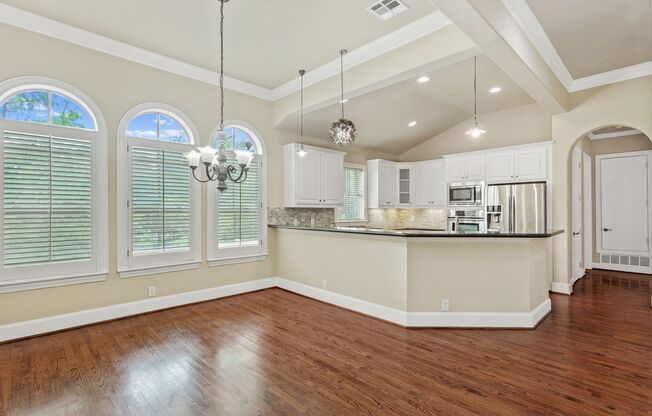 Luxury Highland Park Condo with gas and water
