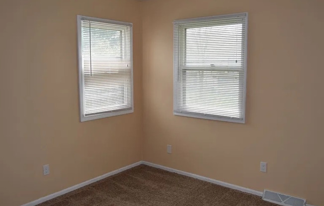 6103 CAMPUS PARK DR SE