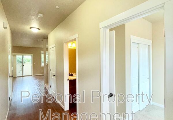 7641 NE 31 CIR