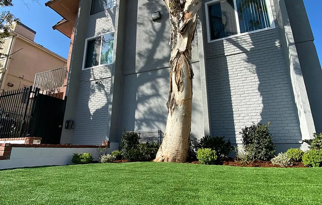 2 Bedroom Apartments in Van Nuys