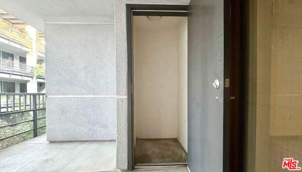 1 bed, 1 bath, 1,050 sqft, $3,100, Unit 426