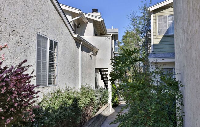 2 beds, 2 baths, $2,900, Unit Apt 104