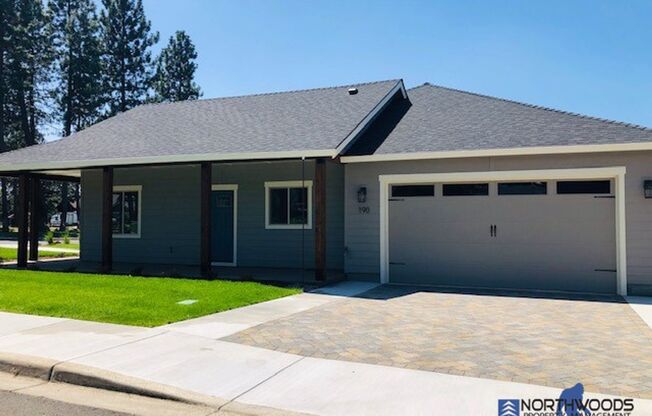 Newer Home Built 2020~ Walking distance to Eagle Point Golf Course!