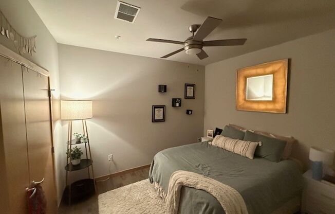 2 beds, 2 baths, 998 sqft, $2,370, Unit 207