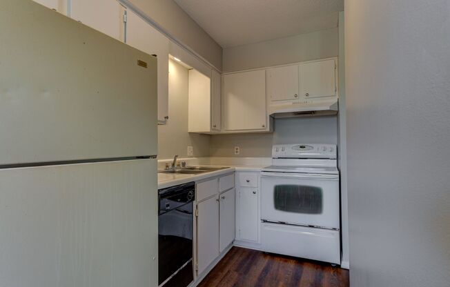 1 bed, 1 bath, 574 sqft, $650, Unit Apartment 03