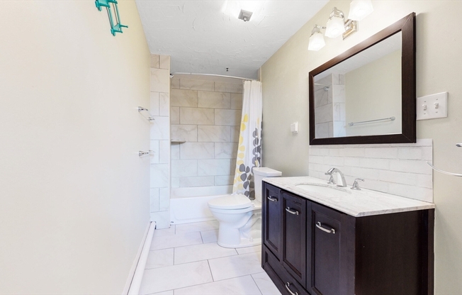 2 beds, 1 bath, 815 sqft, $3,495, Unit 32