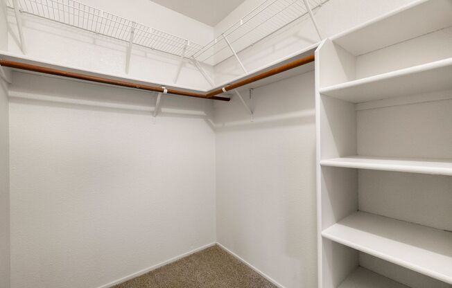 2 beds, 2 baths, 867 sqft, $1,695, Unit 142