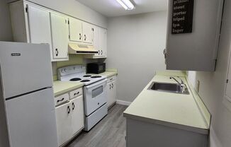 1 bed, 1 bath, $2,100, Unit B