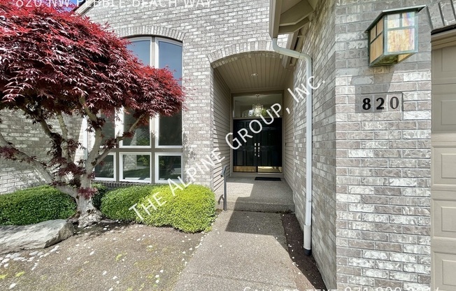 820 NW PEBBLE BCH WAY