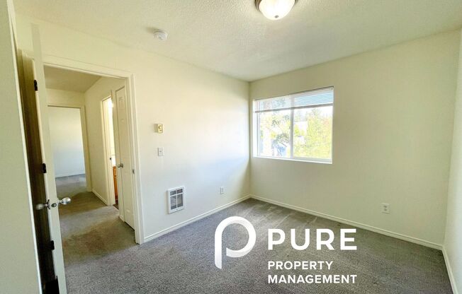 2 beds, 1 bath, $1,350, Unit 13