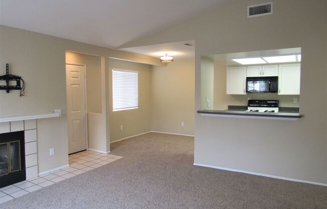 Spacious 2BR/2BA San Diego Condo Featuring In-Unit Washer/Dryer, Balcony & Reserved Parking!