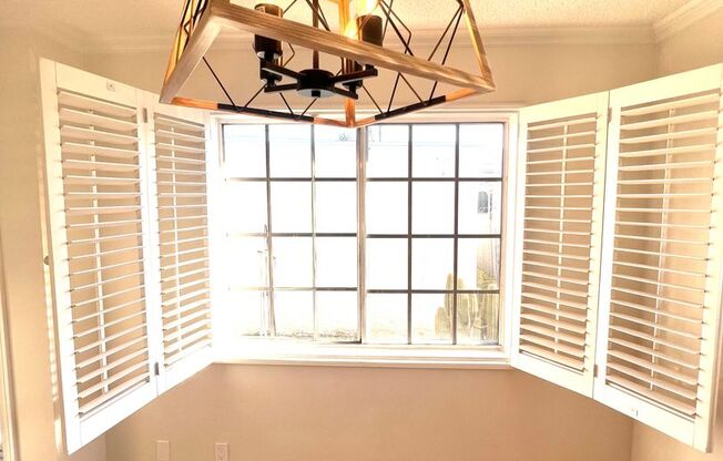 Private 3BR/2BA Cottage Retreat- Detached Home w/Backyard, Washer & Dryer