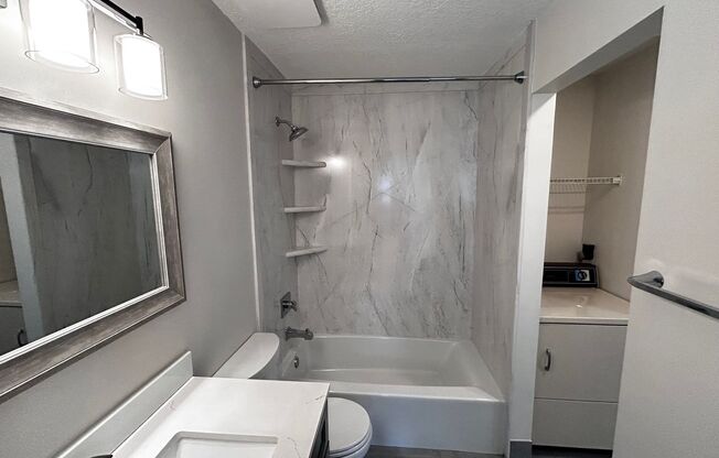 2 beds, 1.5 baths, $1,245, Unit Unit 32
