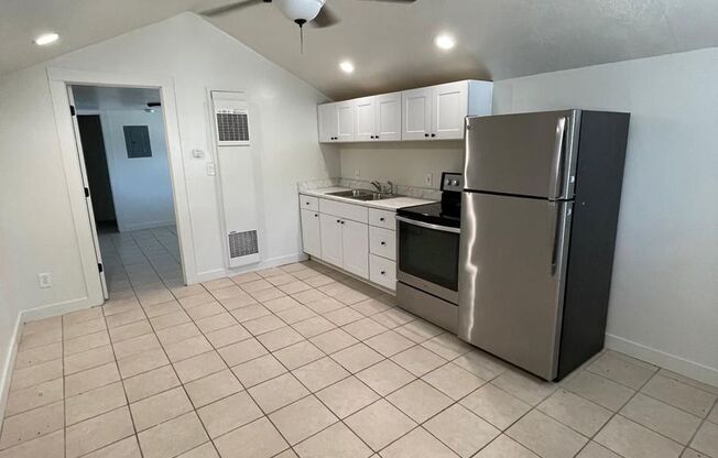 The 700 E Flats