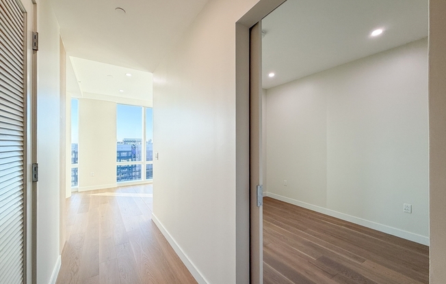 1 bed, 1 bath, 612 sqft, $4,200, Unit 24G