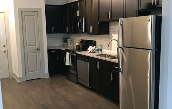 Studio, 1 bath, 580 sqft, $1,550, Unit Heritage East- Unit 305