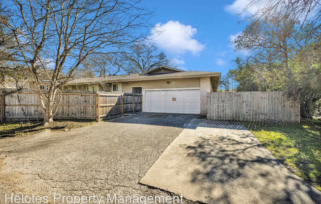 103 OAKHURST PL