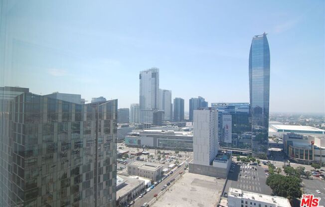 2 beds, 2.5 baths, 1,720 sqft, $5,500, Unit 2406